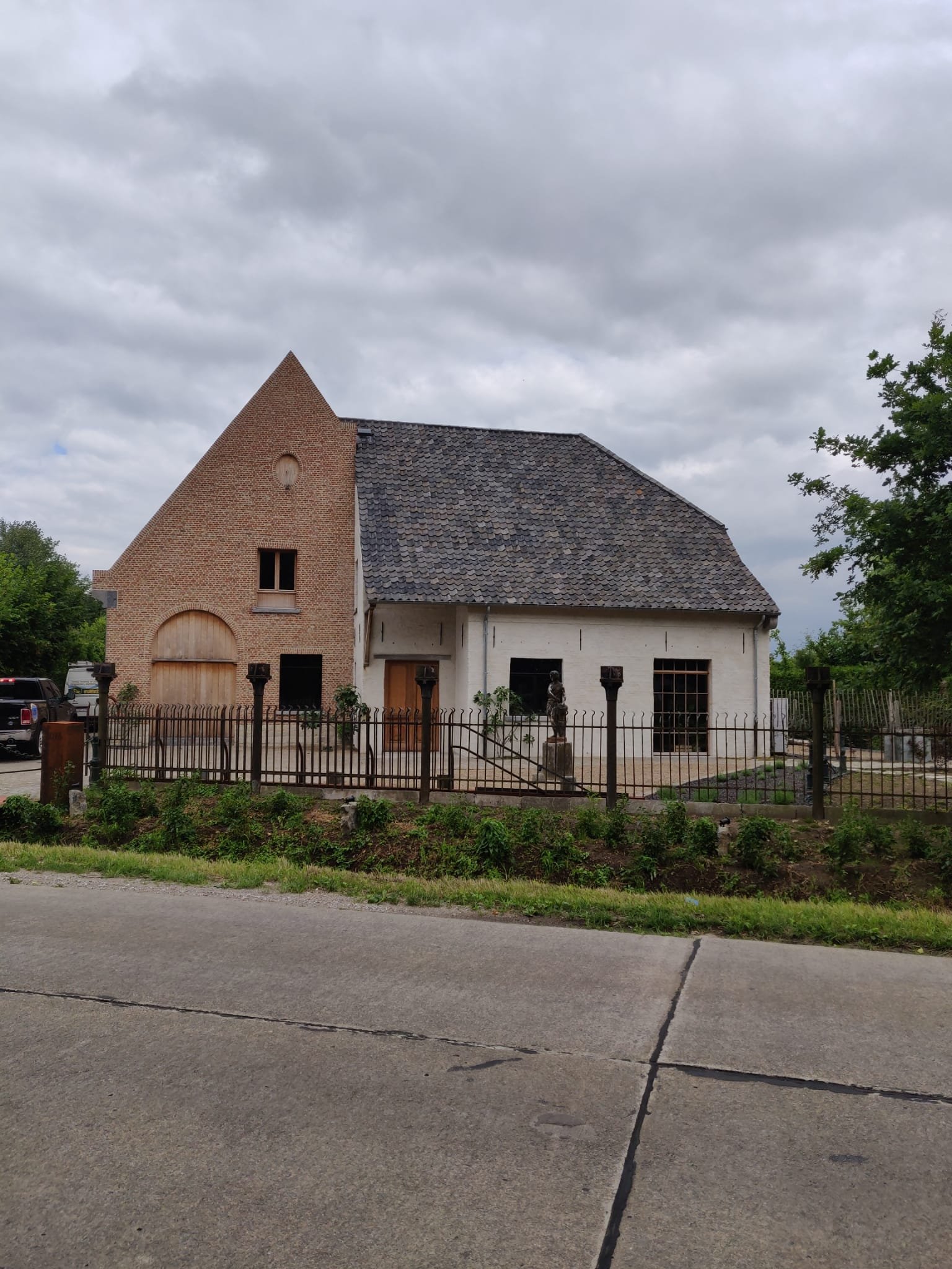 Booischot — Villa, ramen en deuren