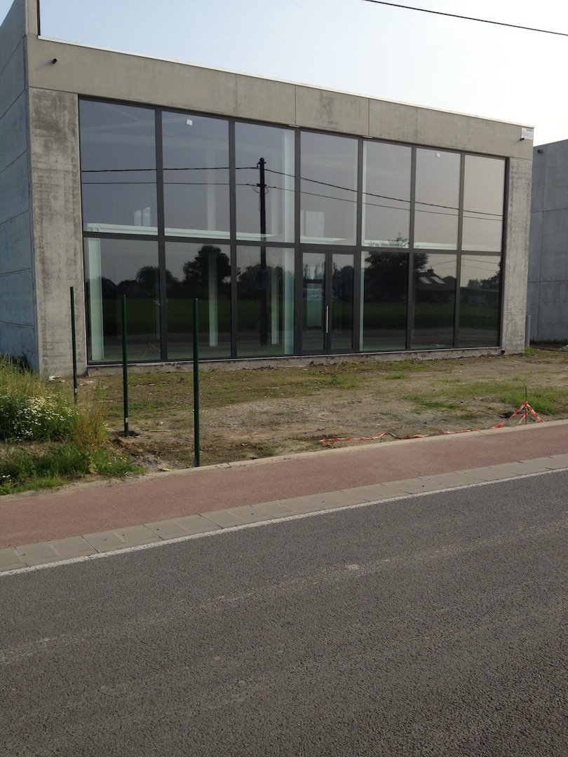 Hulshout — Industriebouw, ramen en deuren